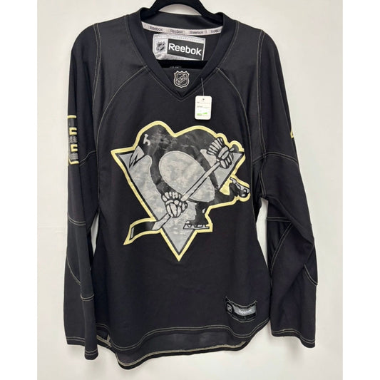 #18 Hockey Jersey USED Mens L