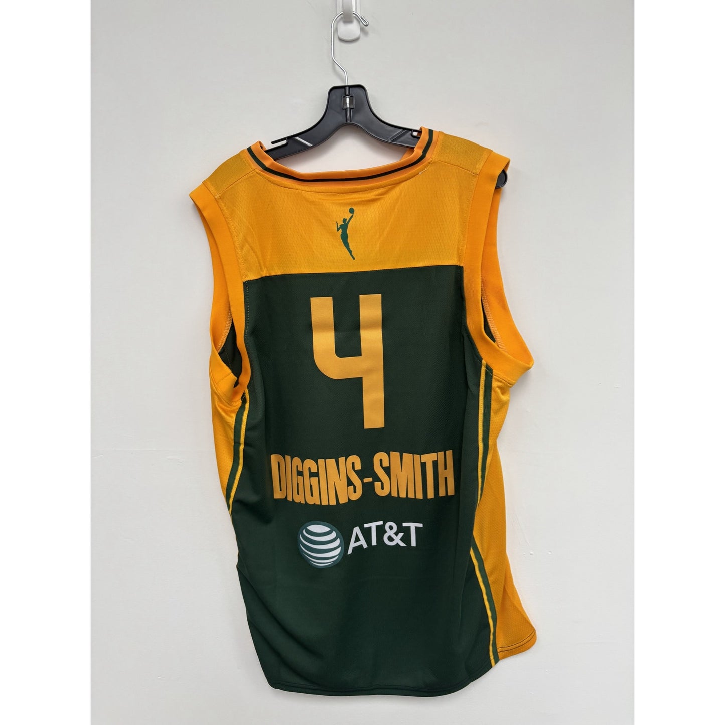 #4 WNBA Basketball Jersey NWT L