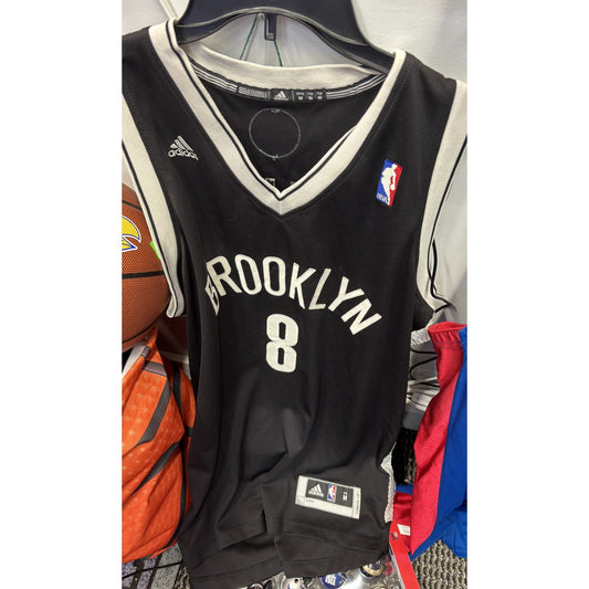 #8 Basketball Jersey USED Mens M