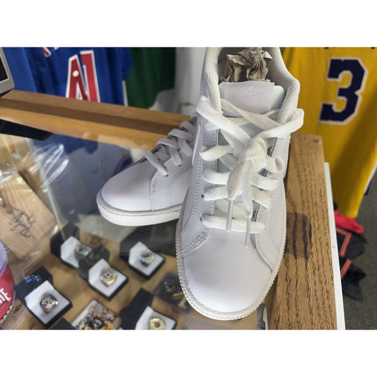 Nike Court Royale Womens Nike Size 7 w/ Box