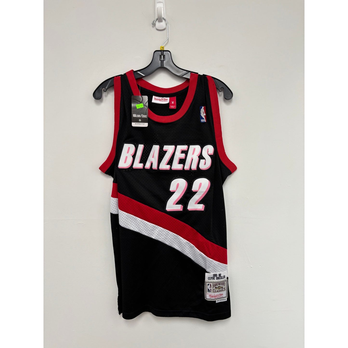 #22 Basketball Jersey NWT Mens M