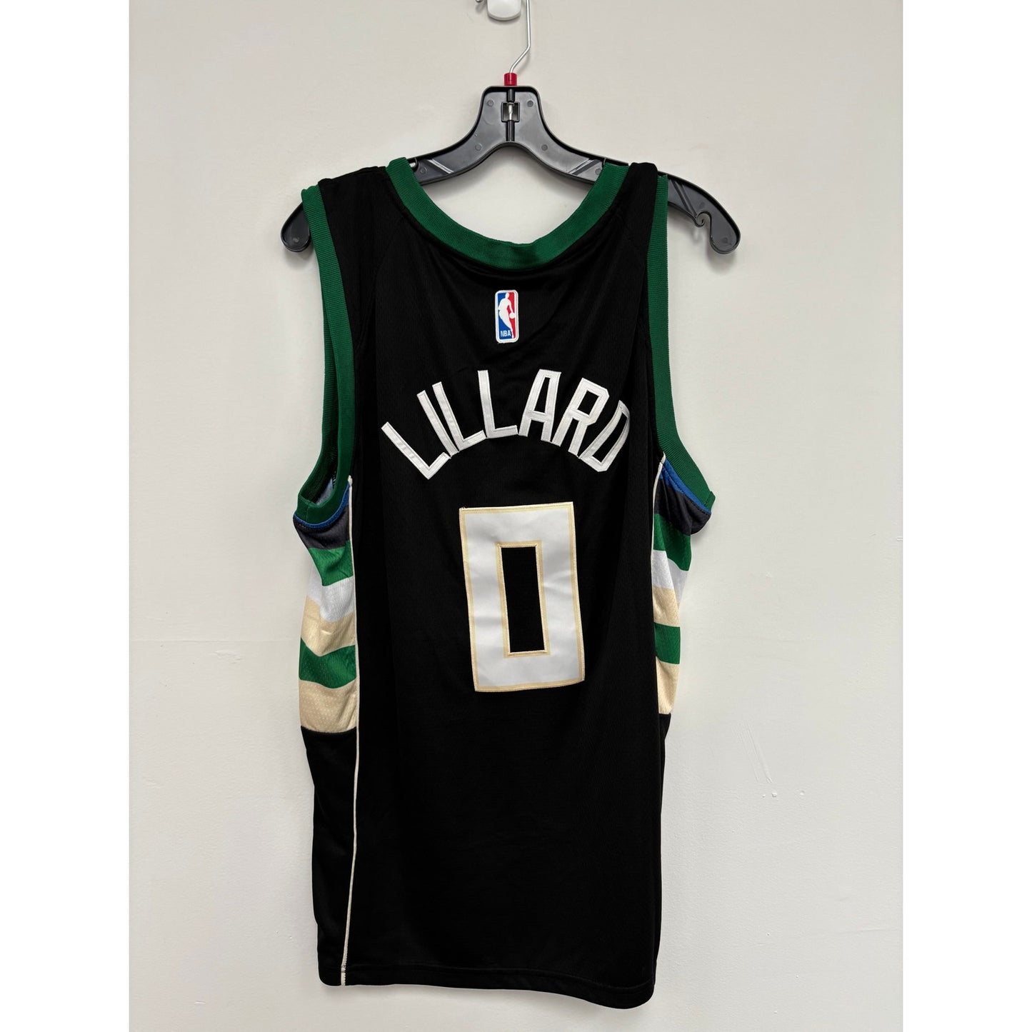 #0 Basketball Jersey NWT Mens L