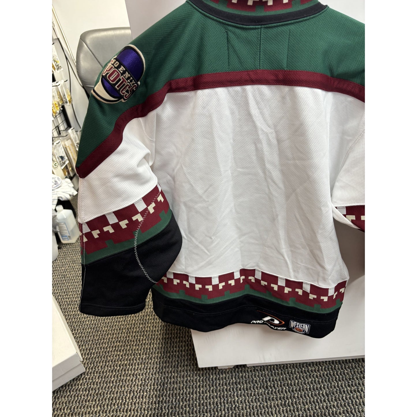 Arizona Coyotes Hockey Jersey USED Mens S/M Vintage
