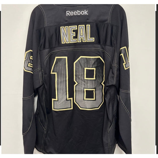 #18 Hockey Jersey USED Mens L