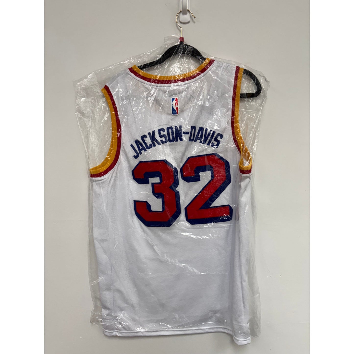 #32 Basketball Jersey NWT Mens L