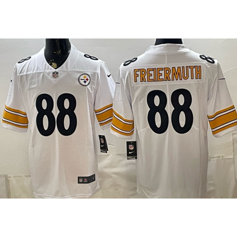 #88 Football Jersey NWT Mens L - Stitched
