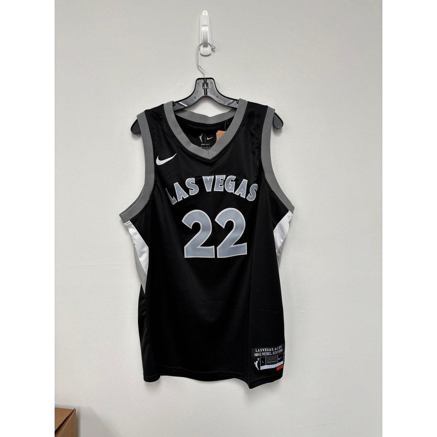 #22 WNBA Basketball Jersey NWT L